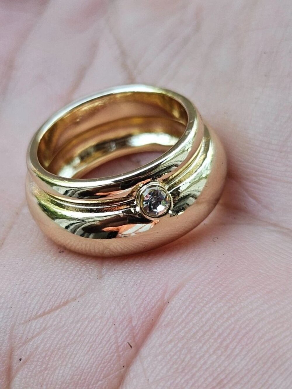Fashion Ring Gold Tone Finger Band Fashion Jewelry Ring Crystal Accent Size 9